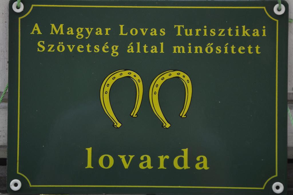 Mathias Lovasudvar Kemence Exteriér fotografie
